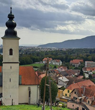 Pogled na Kamnico in cerkev l. 2023. Foto: N. Hriberšek Vuk