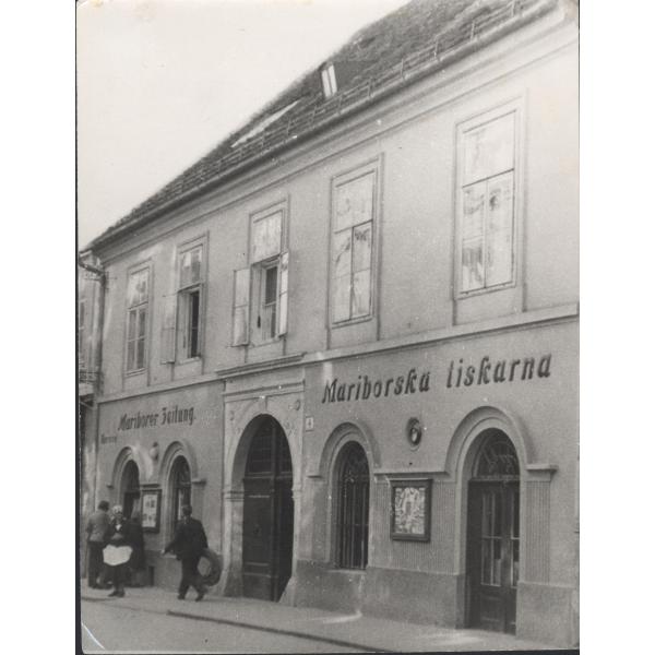 Foto 2: Stavba Mariborske tiskarne v 1. pol. 20. stol. Foto: F. Pivka. Vir: Pokrajinski arhiv Maribor
