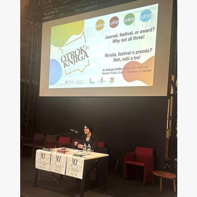 Dr. Andreja Erdlen, predstavitev revije Otrok in knjiga, večernice in festivala Oko besede na mednarodnem sejmu otroških knjig, Bologna, 10. april 2024 (Foto vir: FB MK)